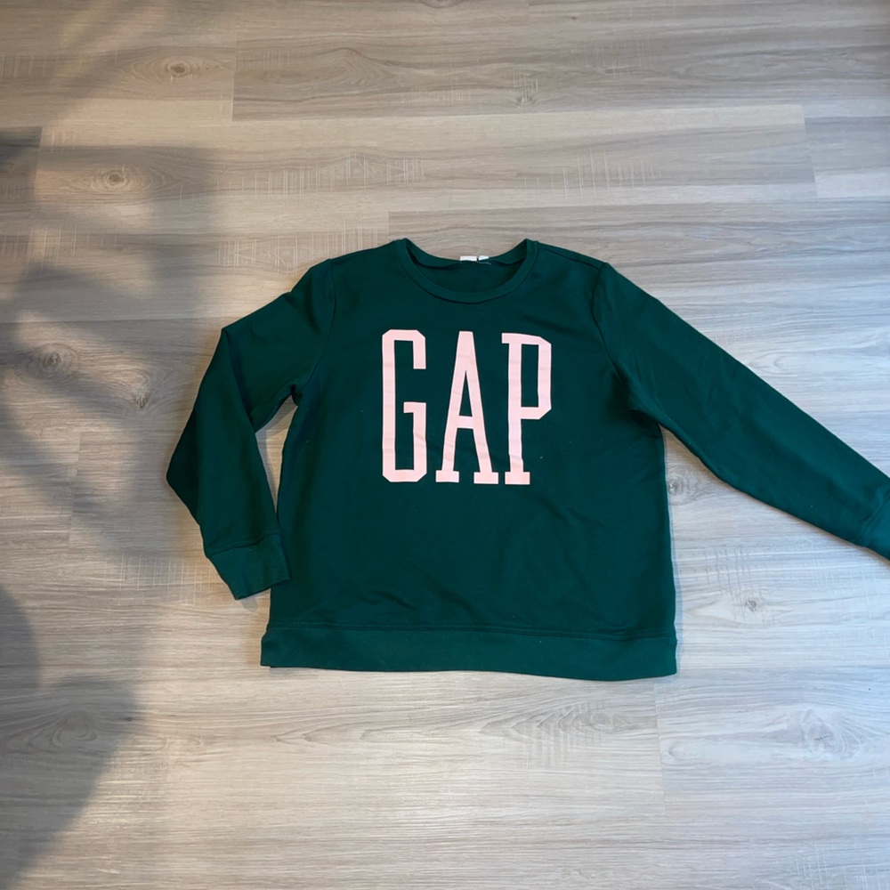 Gap crewneck sweater
